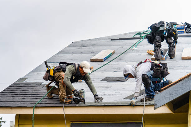 Professional Gutter Installation technician working in Marinette, WI